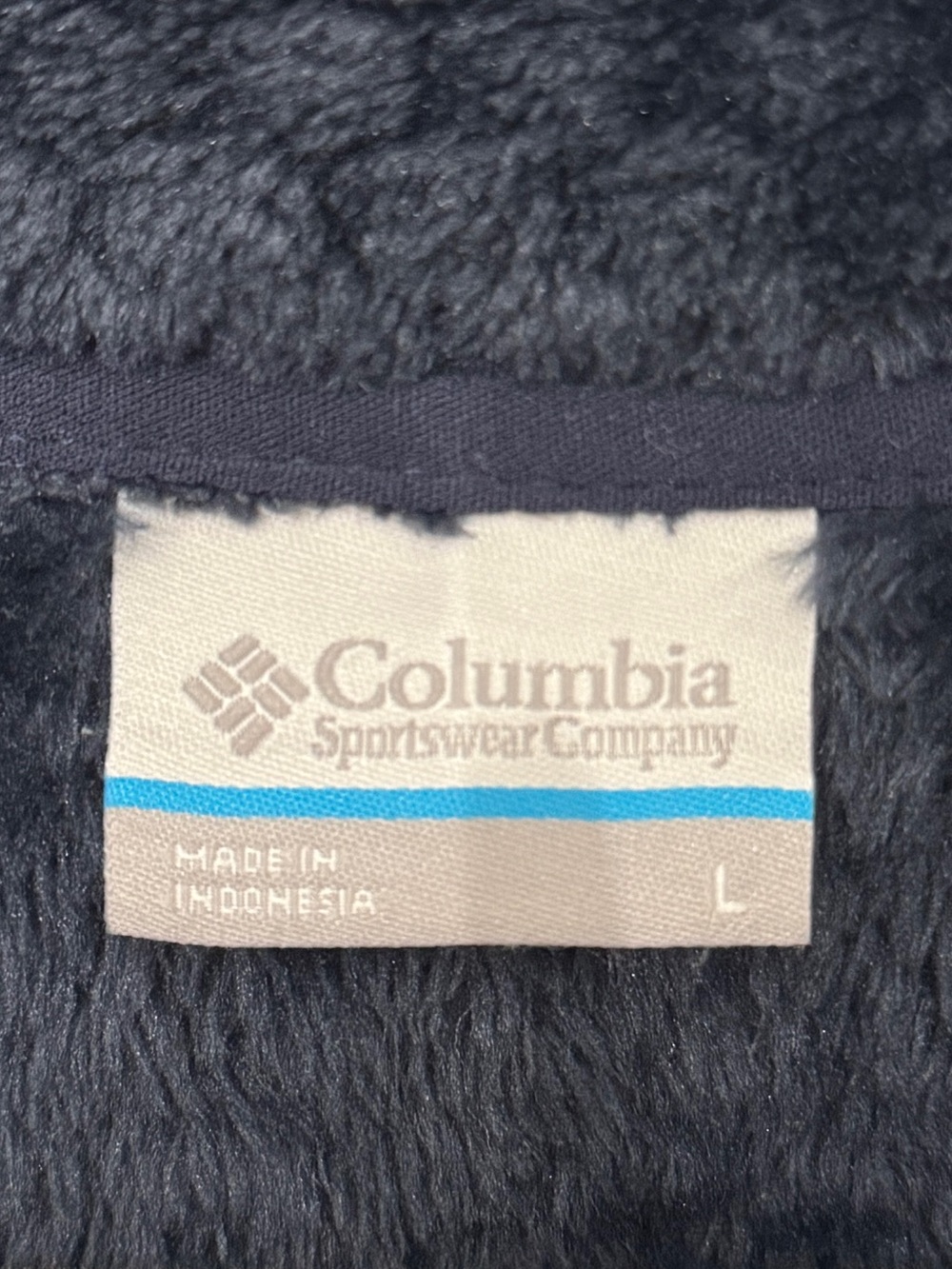Columbia Sportswear Navy Faux Fur Jacket with Leather Logo Patch - Picture 4 of 4